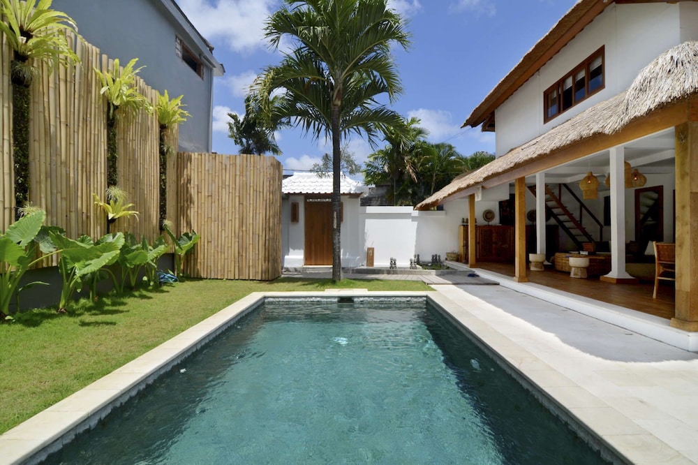 5 Star Villa For Rent In Bali, Bali Villa 2039 - Kuta