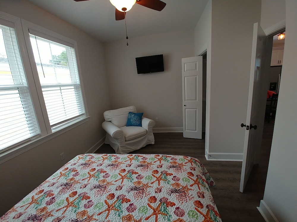 1 Mile From Parris Island! Close To Beaches, Restaurants And Shopping.. Sleeps 8 - Port Royal, SC