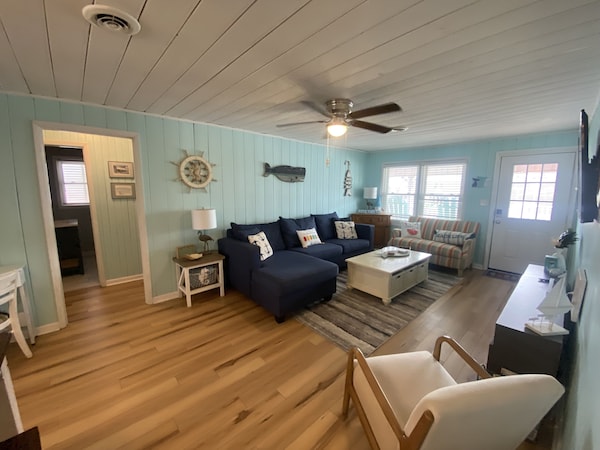 Nauti Dreamz ~ 2nd Row Beach House ~ Steps To The Ocean ️ Oki - Oak Island, NC