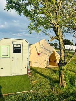 Arora's Retreat - Polzeath Beach