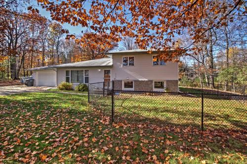 Quaint Duluth Hideaway With Private Fenced-in Yard! - Fish Lake Reservoir, MN