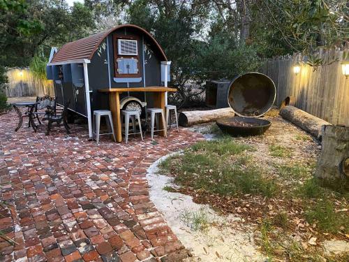 Gypsy Van Tiny House With Unique Outdoor Bathroom, Wifi & Firepit - Mandurah