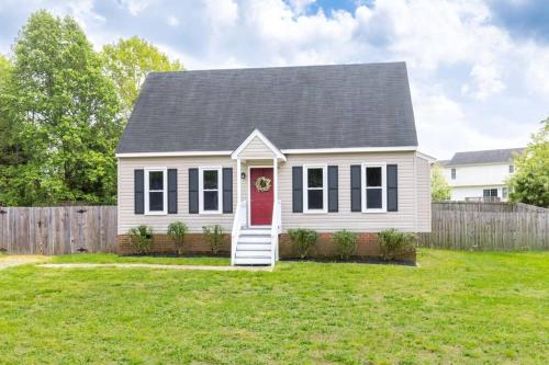 Cheerful 4-bedroom Southside Home - Chesterfield Court House, VA