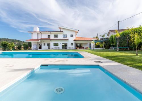 CASA 141-Villa with pool, garden, space, confort - Guimarães