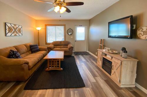 Sacajawea Suite With Deck Near Trails And Sites! - Medora, ND