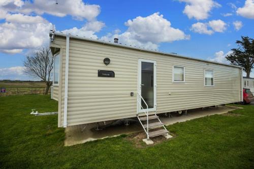 6 Berth Caravan For Hire With Wifi At Seawick Holiday Park In Essex Ref 27025hv - Essex