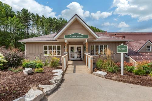 Carriage Hills Resort - Horseshoe Valley, ON