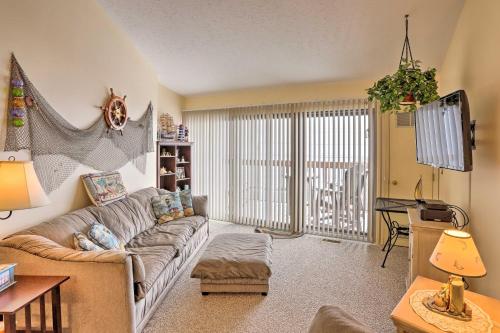 Walkable Condo With Balcony, Dock And Pool Access - Fremont, OH