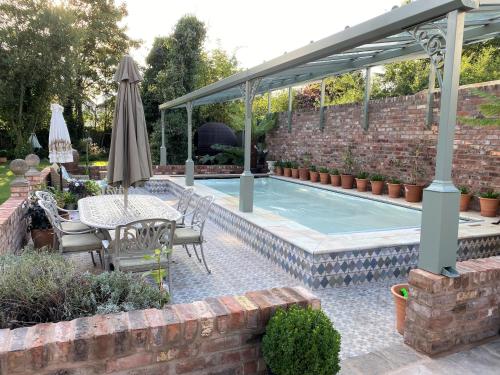 Lyndhurst - Victorian Villa With Heated Pool - イギリス リバプール