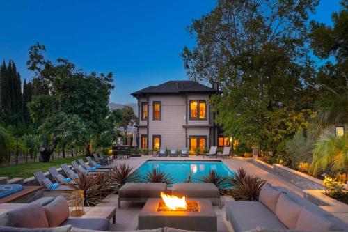 Luxurious Wine Country Estate - Cloverdale