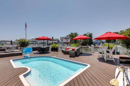 Waterfront Ocean City Escape With Large Deck, Pool! - Weymouth, NJ