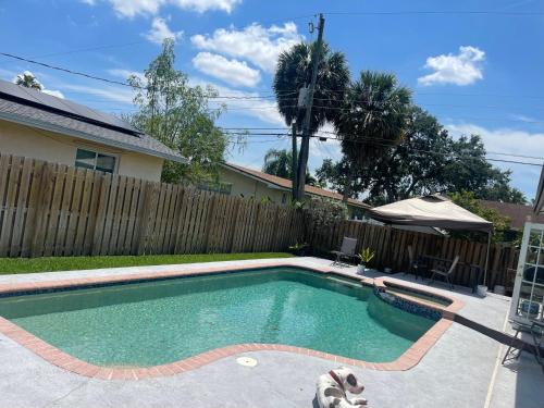 Easy Stay Hostings - Miami Gardens, FL
