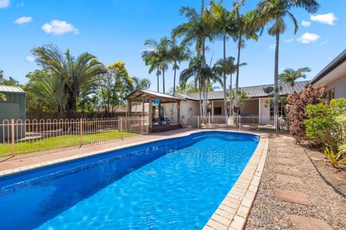 5 Bedrooms With A Pool - Hervey Bay