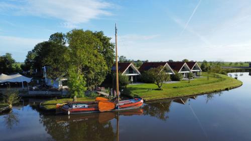 Vakantiehuis Aan Het Water - Vakantiepark De Schreiershoek - Friesland