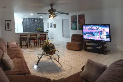 In Golf Community Near Attractions & Airport - St. Cloud, FL
