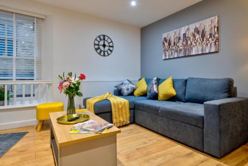 Stylish Stamford Centre 2 Bedroom Apartment With Parking - St Pauls Apartments - A - Rutland