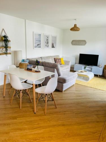 Salt Yard Apartment, Parking And Terrace, Whitstable - 휫츠테이블