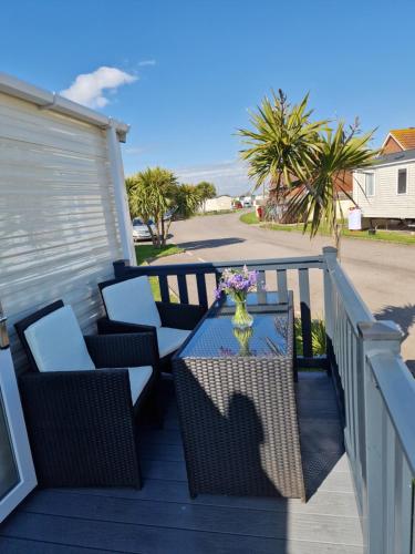 Seaside Holiday Home Inside A Resort - Selsey