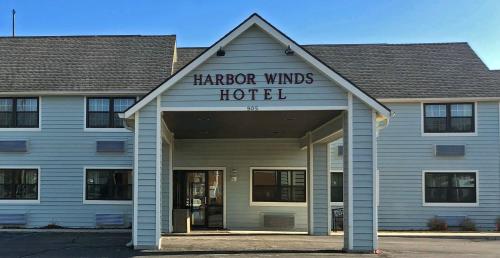 Harbor Winds Hotel - Sheboygan, WI