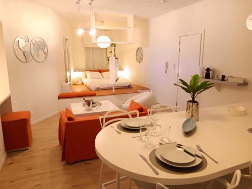 The Luxury White Suite - Charleroi
