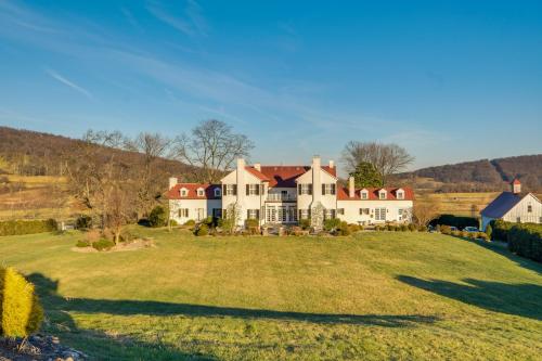 Elegant Paris Manor With Private Pool And Home Theater - Marshall, VA