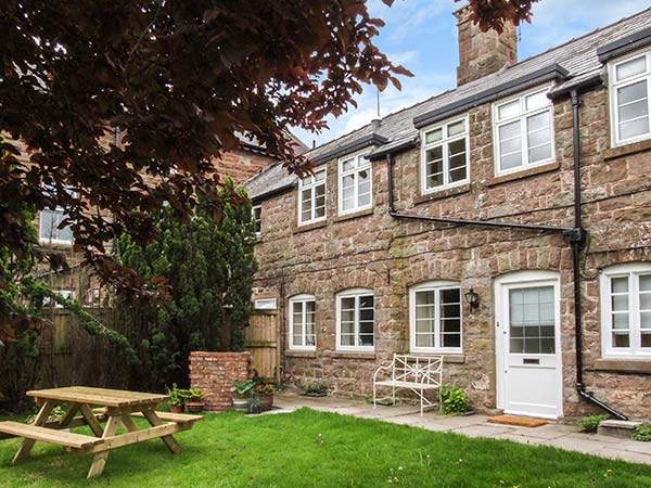 145 M² Cottage ∙ 4 Bedrooms ∙ 8 Guests - Monmouthshire