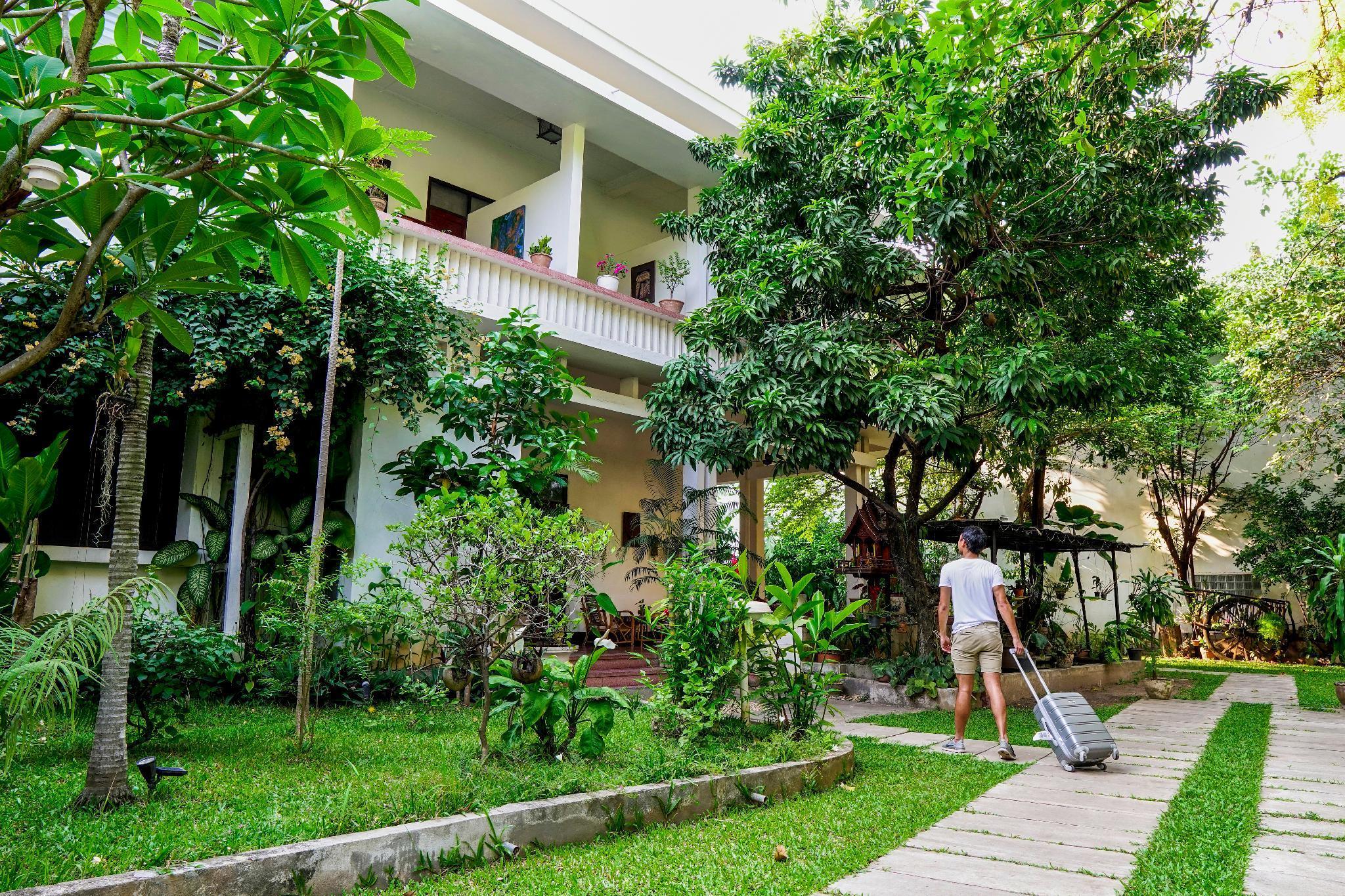Lanis House By The Ponds - Vientiane