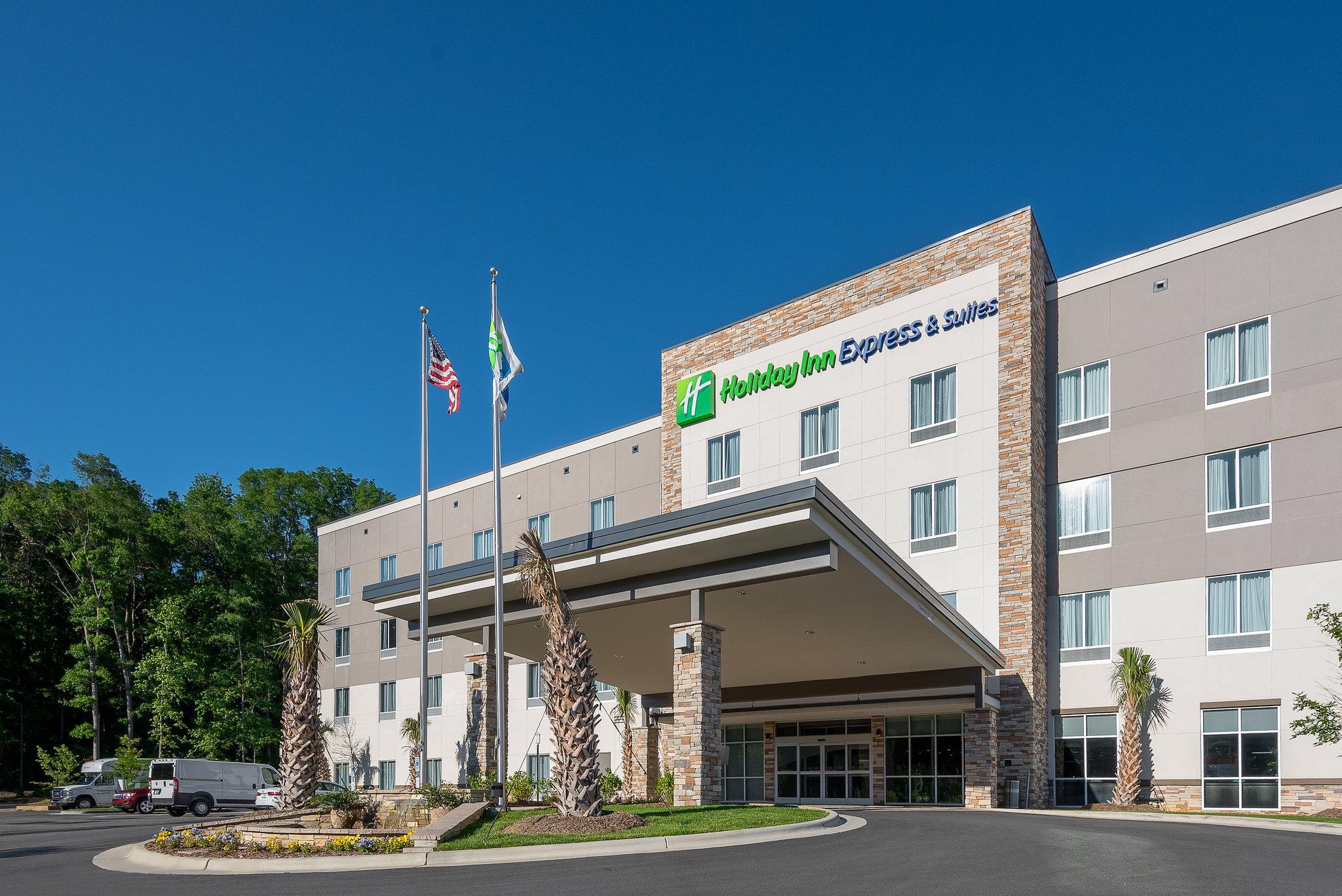 Holiday Inn Express & Suites : Charlotte Airport - Belmont, NC