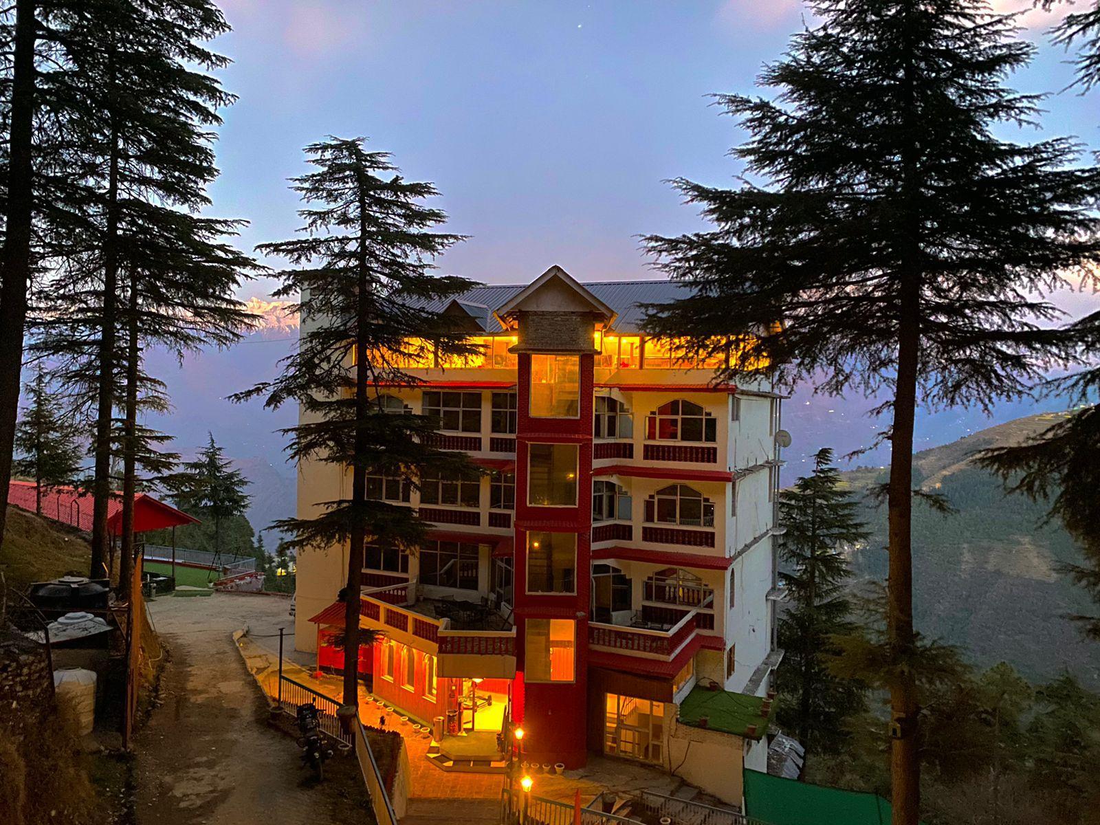Aanantham Resort - Khajjiar