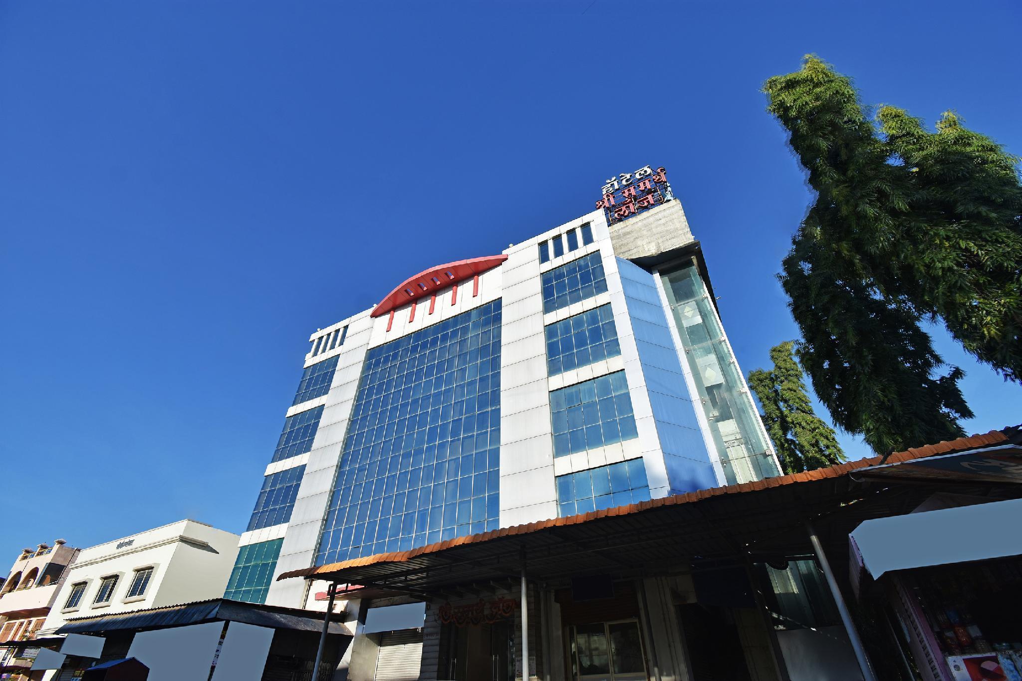 Oyo 49176 Hotel Shri Samarth - Osmanabad