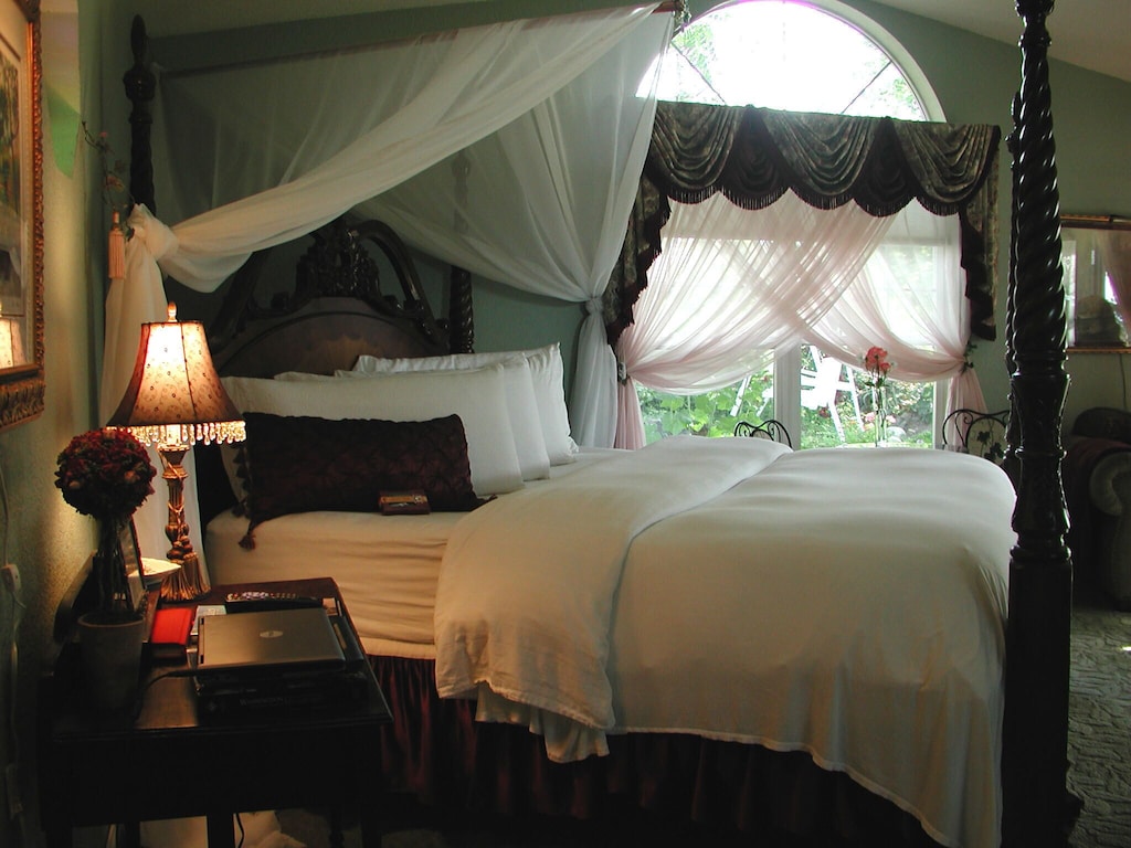 Luxury jacuzzi  king  bed - Grandview