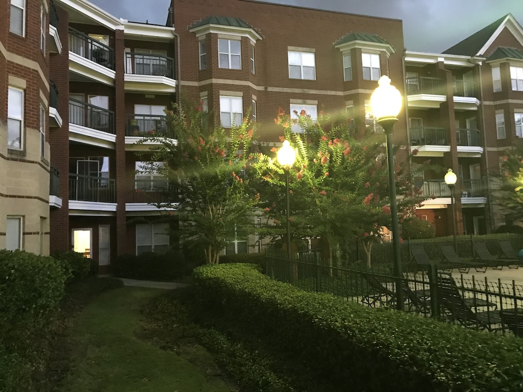Vista one bedroom condo in a secured building with gated parking(sleeps 4) - Columbia, SC