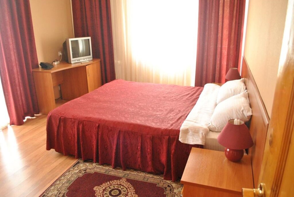 Aristocrat hotel / standard double bed - Сергиев Посад