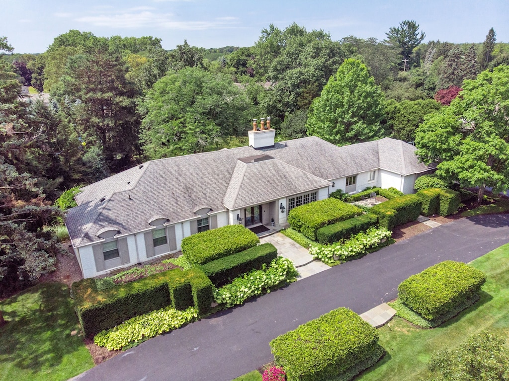 6,000 square foot, 1.5 acre private estate with in-home gym and office space - Bloomfield Township, MI