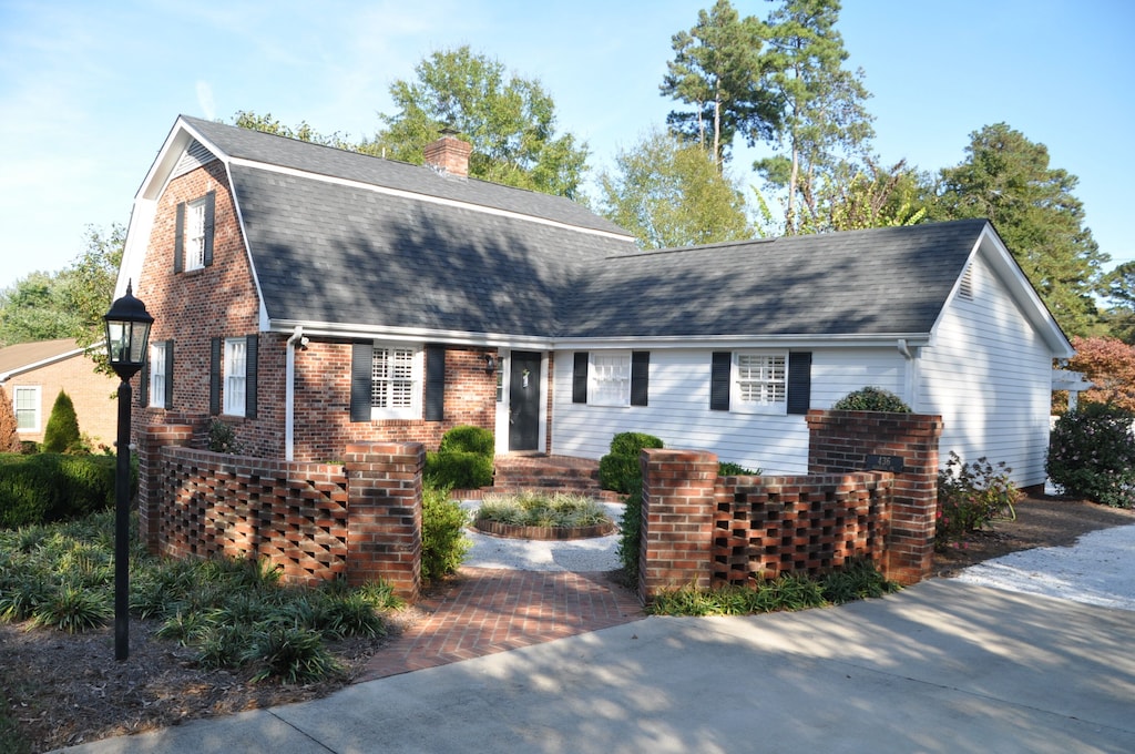 Newly renovated cottage on quiet street with extremely private backyard oasis. - Spartanburg
