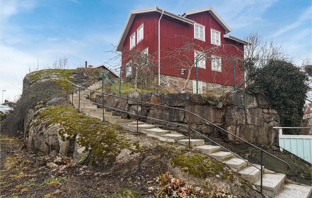 Stunning home in uddevalla with wifi and 2 bedrooms - Uddevalla