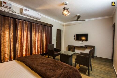 Livingstone riverside hills resort suite room - Himachal Pradesh