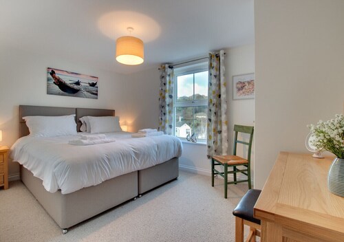 4 rone apartments - two bedroom apartment, sleeps 4 - North Devon District