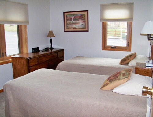 Beautiful 1 bedroom unit at resort, sleeps 4 - Alexandria, MN