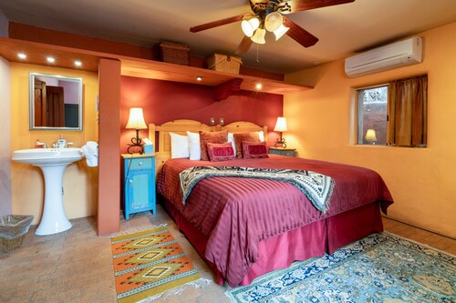 Bonitas casita, 2 bedrooms, patio, hot tub, pet friendly, sleeps 4 - Santa Fe