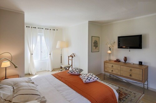 Enjoy the old world charm in our luxury provencal retreat near st remy - Angers