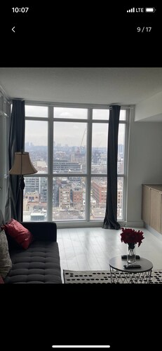 Luxurious 2 bedroom in the center of downtown - Mississauga