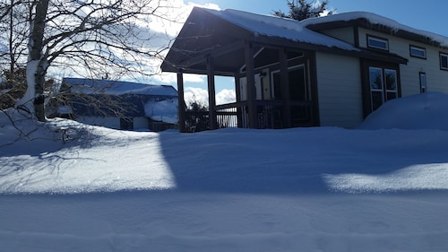 Mountain town guest house located near national parks and ski & summer resorts - Montana