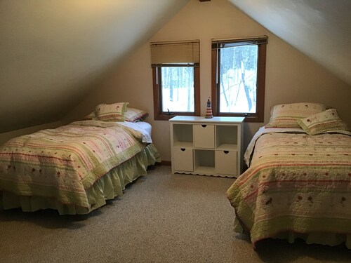 Newly renovated killington house,  private, hot tub, two sided fireplace. - Vermont
