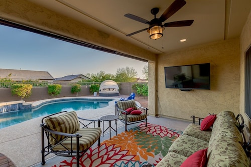 Desert gem!  resort style living - private pool. - Arizona
