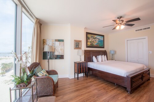 Beautiful 2 bedroom / 2 bathroom condo directly on the beach sb-607 - Biloxi