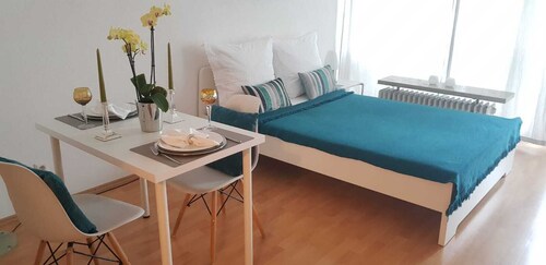 Fully furnished studio apartment, 36m ², right in the city center, with balcony! - Stuttgart