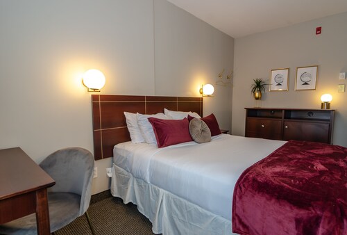 Spa for couple in romantic room at hotel boutique - Longueuil