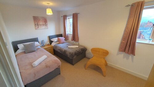 Canal side luxury penthouse 2-bed apartment - Chester, UK