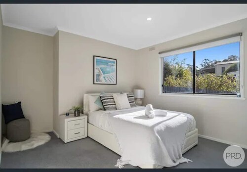Lux entire 4bds home perfect for kids business travels close cbd lake gold mines - Bendigo